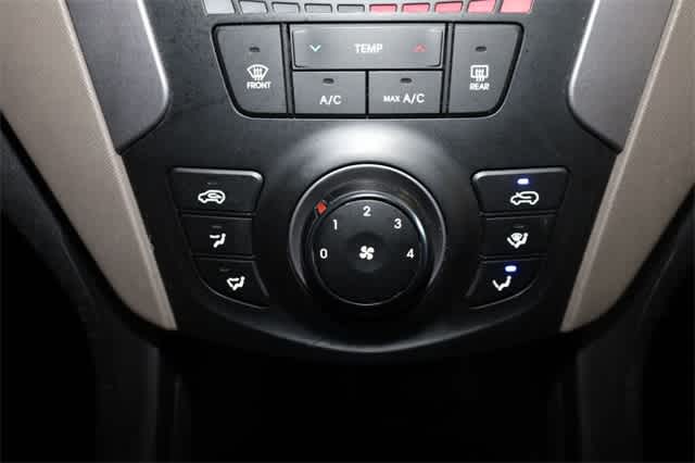 Thumbnail: 2013 Hyundai Santa Fe - 28