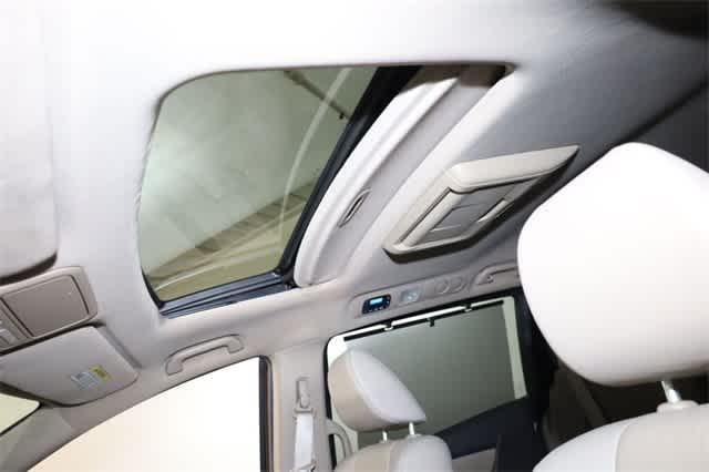 Thumbnail: 2013 Honda Odyssey - 28