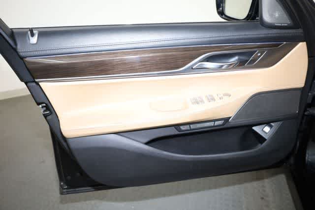 Thumbnail: 2016 BMW 7 Series - 13