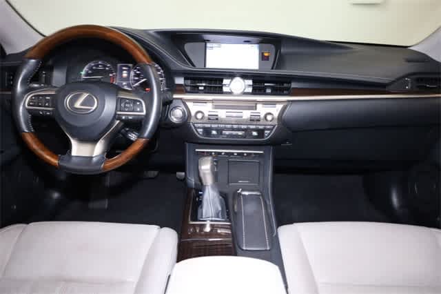 Thumbnail: 2016 Lexus ES - 17