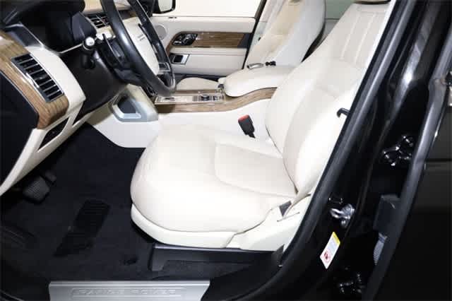 Thumbnail: 2019 Land Rover Range Rover - 15