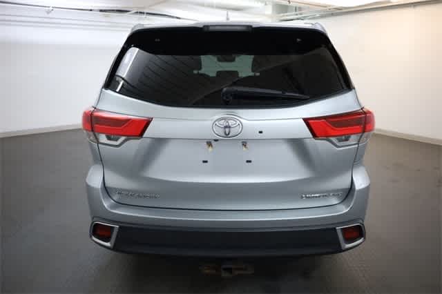 Thumbnail: 2019 Toyota Highlander - 6