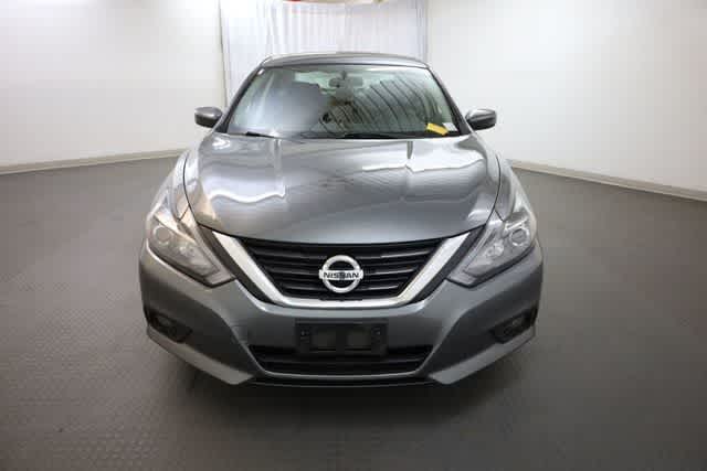 Thumbnail: 2017 Nissan Altima - 12