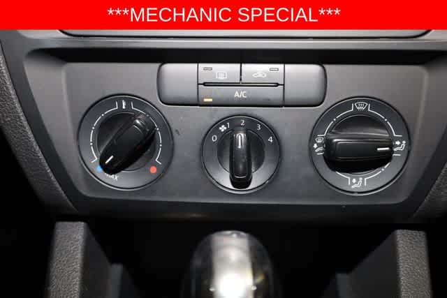 Thumbnail: 2015 Volkswagen Jetta - 24