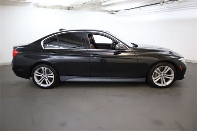 Thumbnail: 2016 BMW 3 Series - 9