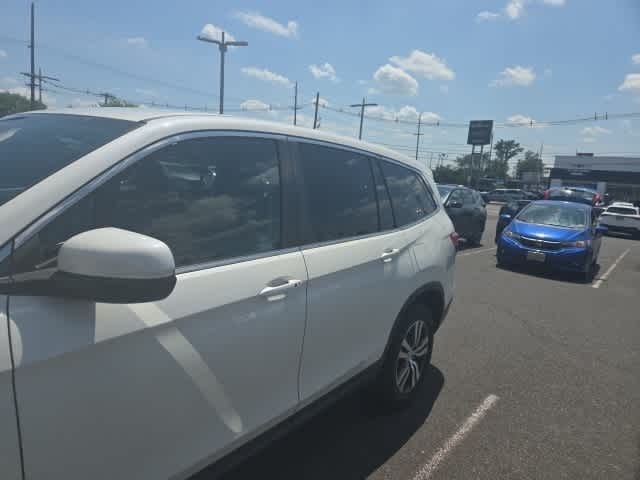 Thumbnail: 2018 Honda Pilot - 3