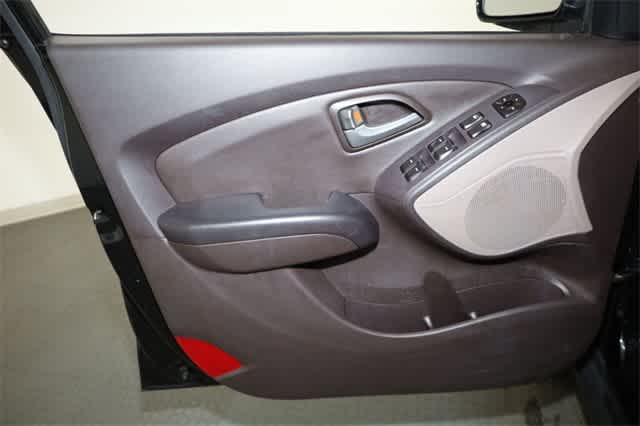 Thumbnail: 2011 Hyundai Tucson - 13