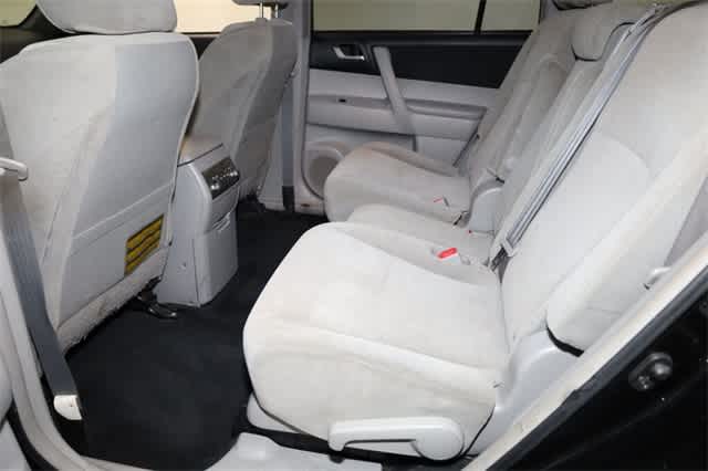 Thumbnail: 2013 Toyota Highlander - 21