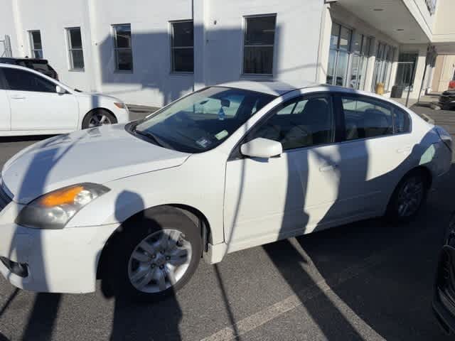 Thumbnail: 2009 Nissan Altima - 15