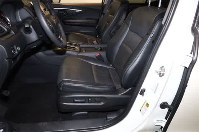 Thumbnail: 2019 Honda Ridgeline - 15