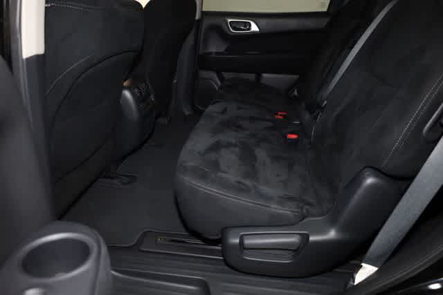 Thumbnail: 2015 Nissan Pathfinder - 19