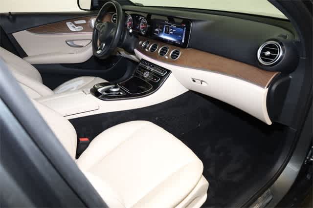 Thumbnail: 2017 Mercedes-Benz E-Class - 19