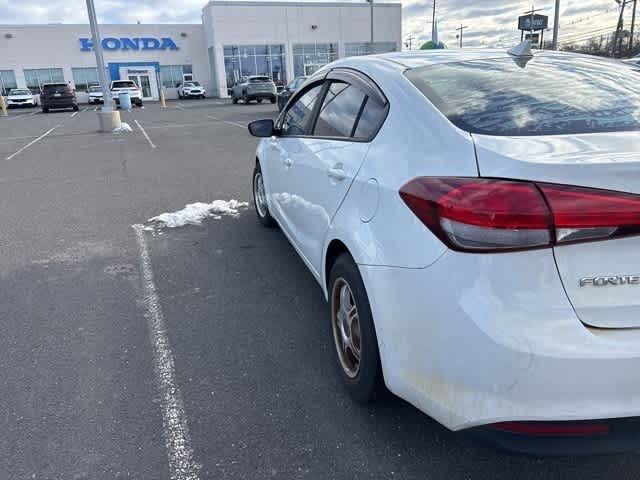 Thumbnail: 2018 Kia Forte - 8