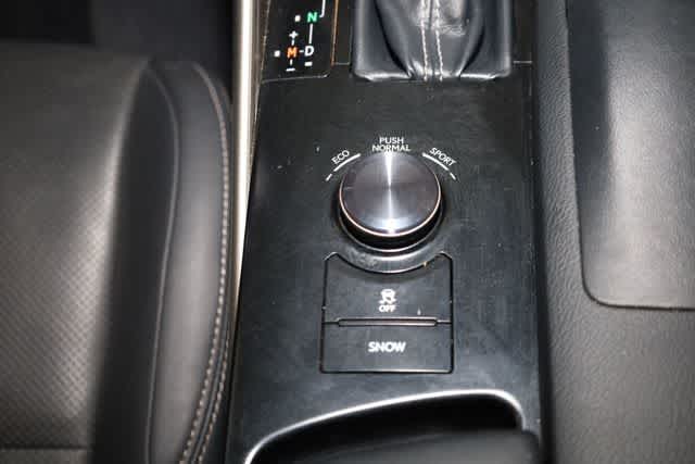 Thumbnail: 2014 Lexus IS - 36