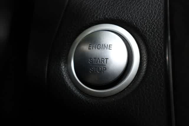 Thumbnail: 2015 Mercedes-Benz C-Class - 28