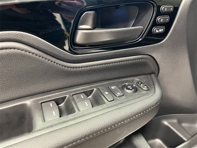 2025 Honda Odyssey Touring 11