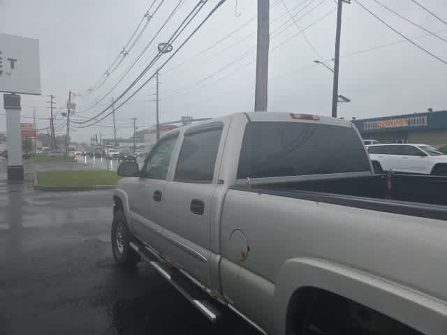 2004 GMC Sierra 2500  7