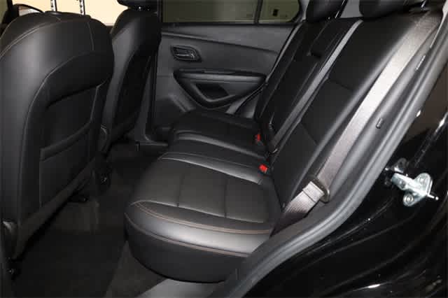 Thumbnail: 2022 Chevrolet Trax - 21