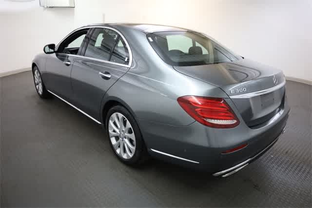 Thumbnail: 2017 Mercedes-Benz E-Class - 4