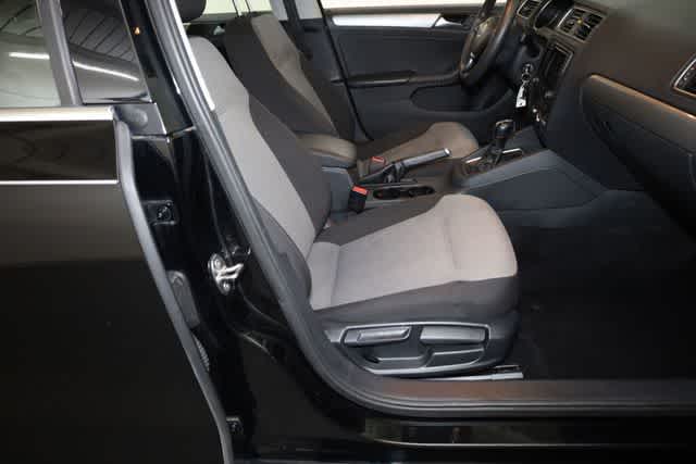 Thumbnail: 2017 Volkswagen Jetta - 20