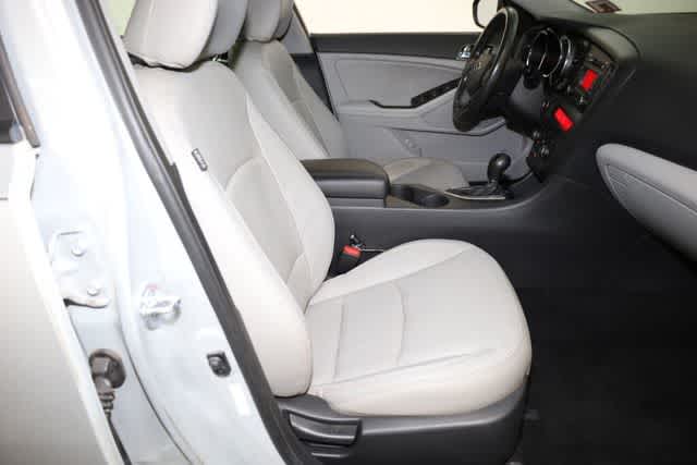 Thumbnail: 2012 Kia Optima - 32
