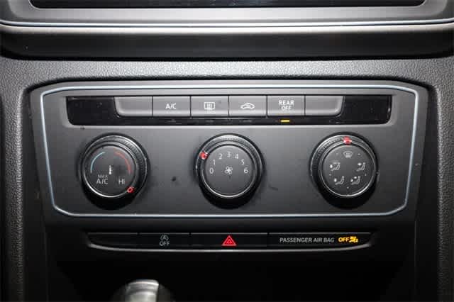 Thumbnail: 2018 Volkswagen Atlas - 30