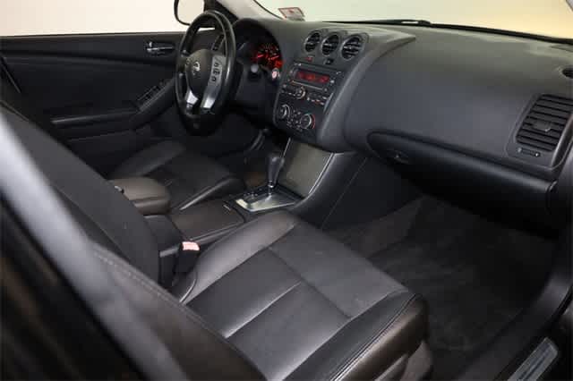 Thumbnail: 2009 Nissan Altima - 19