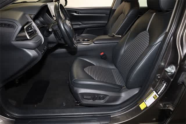 Thumbnail: 2021 Toyota Camry - 15