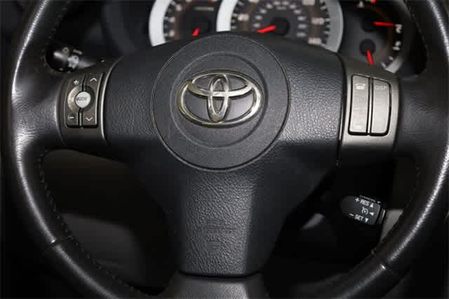 Thumbnail: 2011 Toyota RAV4 - 32