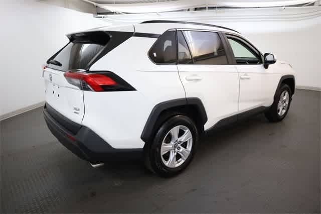 Thumbnail: 2019 Toyota RAV4 - 8