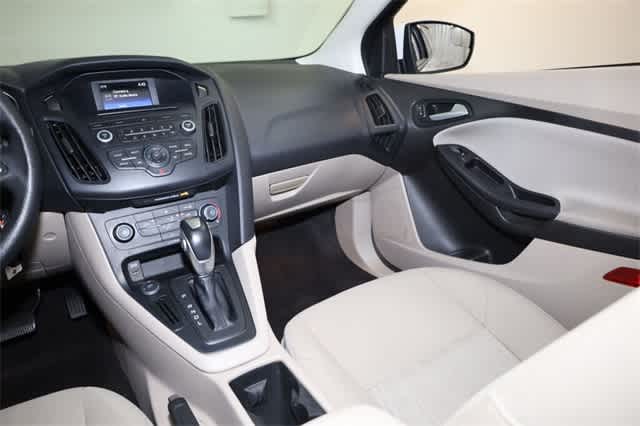 Thumbnail: 2015 Ford Focus - 18