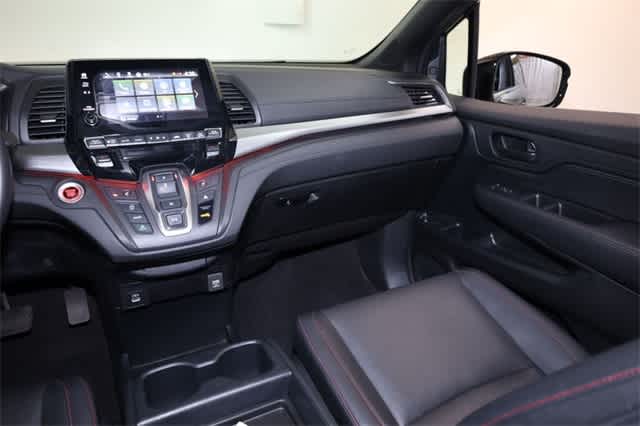 Thumbnail: 2023 Honda Odyssey - 18