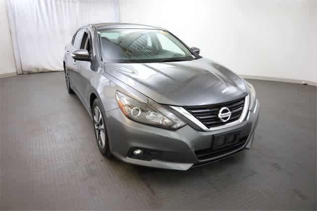 Thumbnail: 2016 Nissan Altima - 11