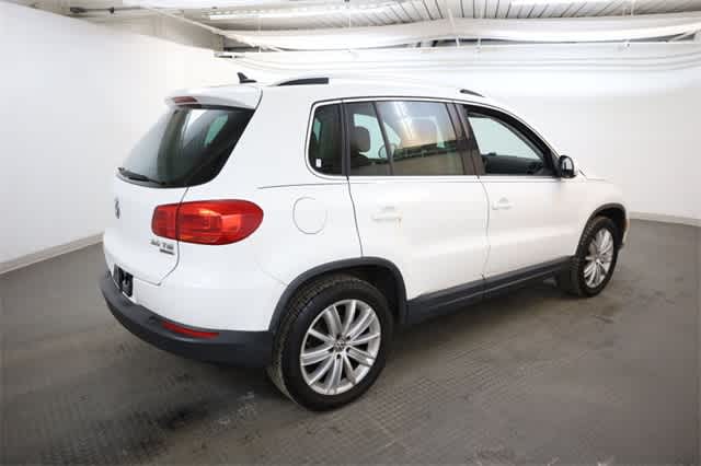 Thumbnail: 2012 Volkswagen Tiguan - 8