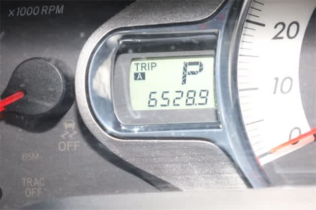 Thumbnail: 2014 Toyota Sienna - 25