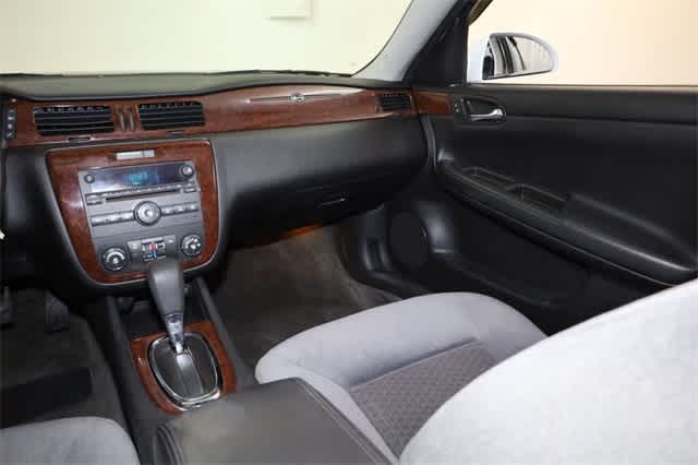 Thumbnail: 2011 Chevrolet Impala - 18