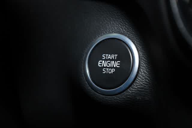 Thumbnail: 2021 Volvo XC40 - 28