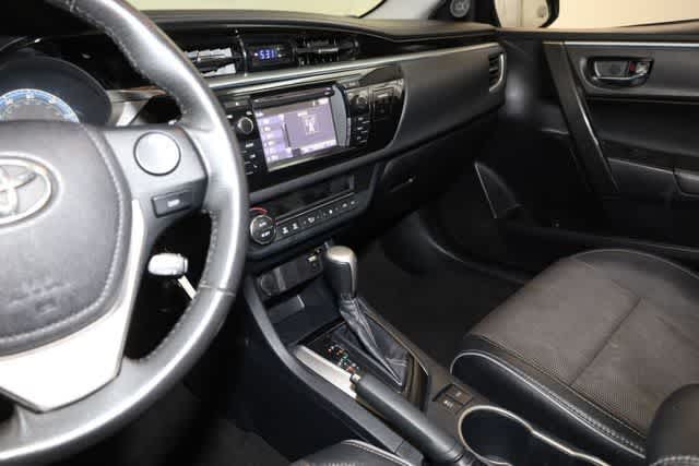 Thumbnail: 2016 Toyota Corolla - 16