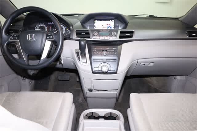 Thumbnail: 2013 Honda Odyssey - 17