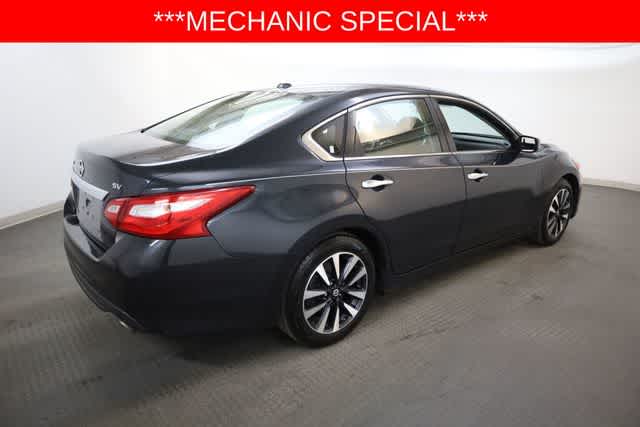 Thumbnail: 2017 Nissan Altima - 8