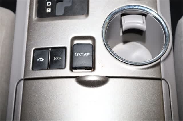 Thumbnail: 2013 Toyota Highlander - 32
