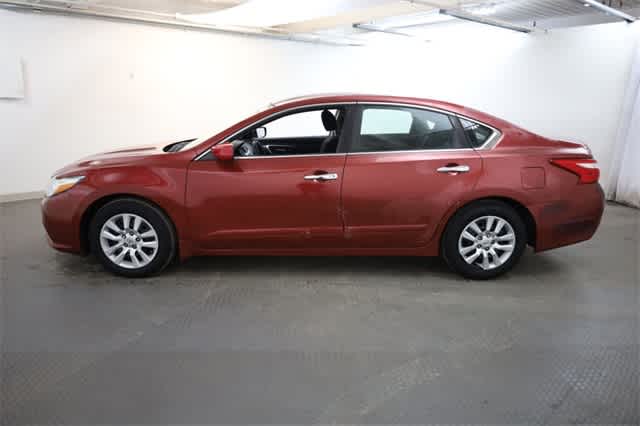 Thumbnail: 2016 Nissan Altima - 3