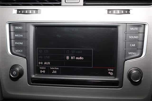 Thumbnail: 2016 Volkswagen Golf - 28