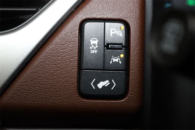 Thumbnail: 2019 Chevrolet Tahoe - 27