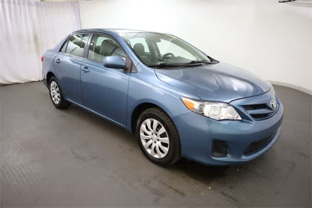 Thumbnail: 2013 Toyota Corolla - 10