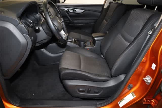 Thumbnail: 2019 Nissan Rogue - 15