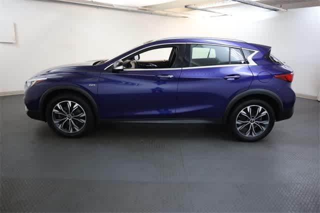 Thumbnail: 2018 INFINITI QX30 - 3
