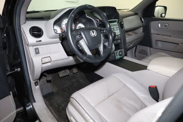 Thumbnail: 2011 Honda Pilot - 14