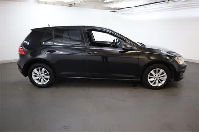 Thumbnail: 2016 Volkswagen Golf - 9