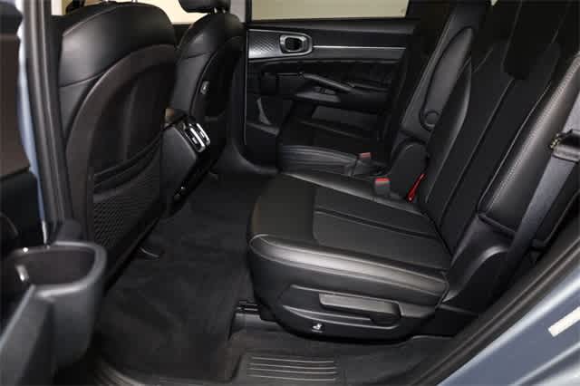 Thumbnail: 2021 Kia Sorento - 21